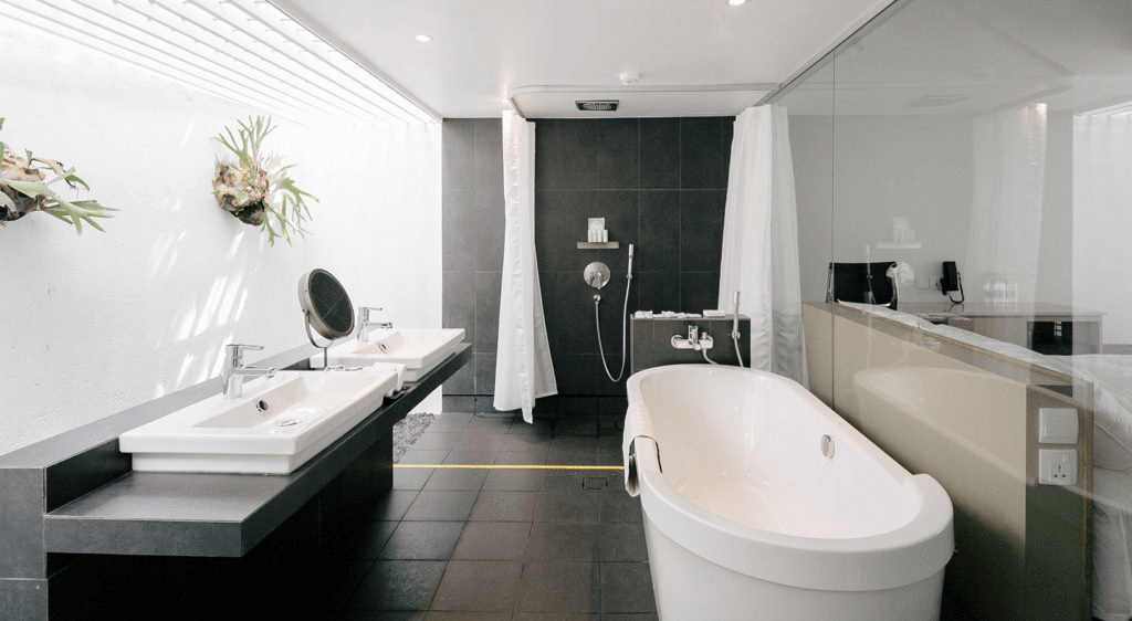 Loft Hotels - bathtub