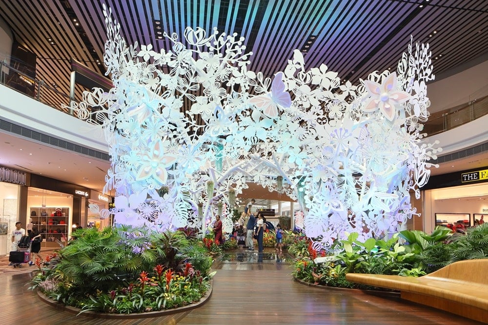 Changi Airport terminal 4 - Steel in Bloom