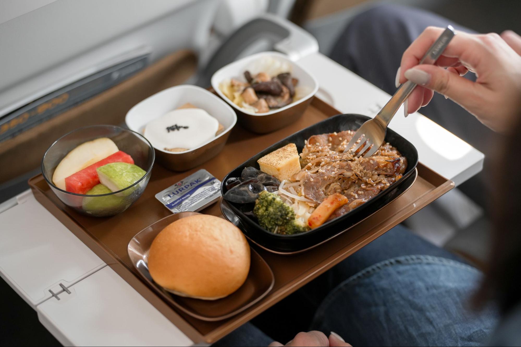 starlux airlines - Michelin-rated meals