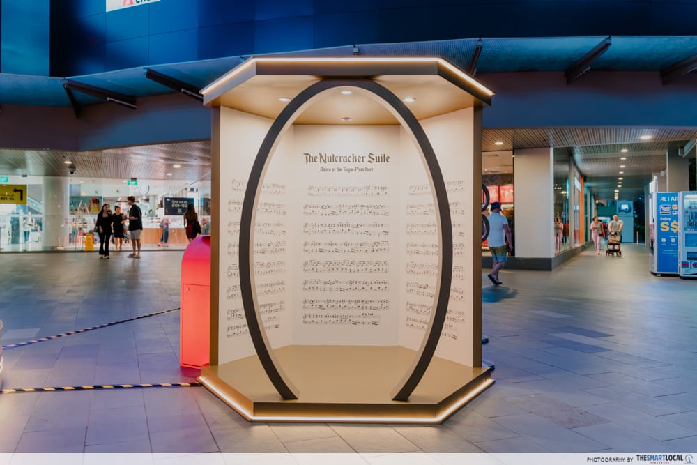 Music box photo spot - Chinatown Point christmas