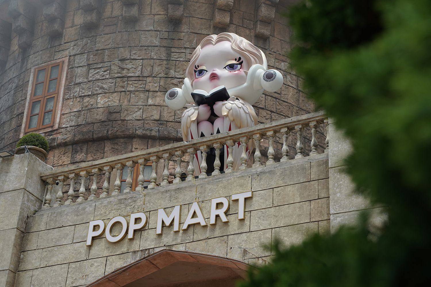 pop mart castle vietnam - skull panda