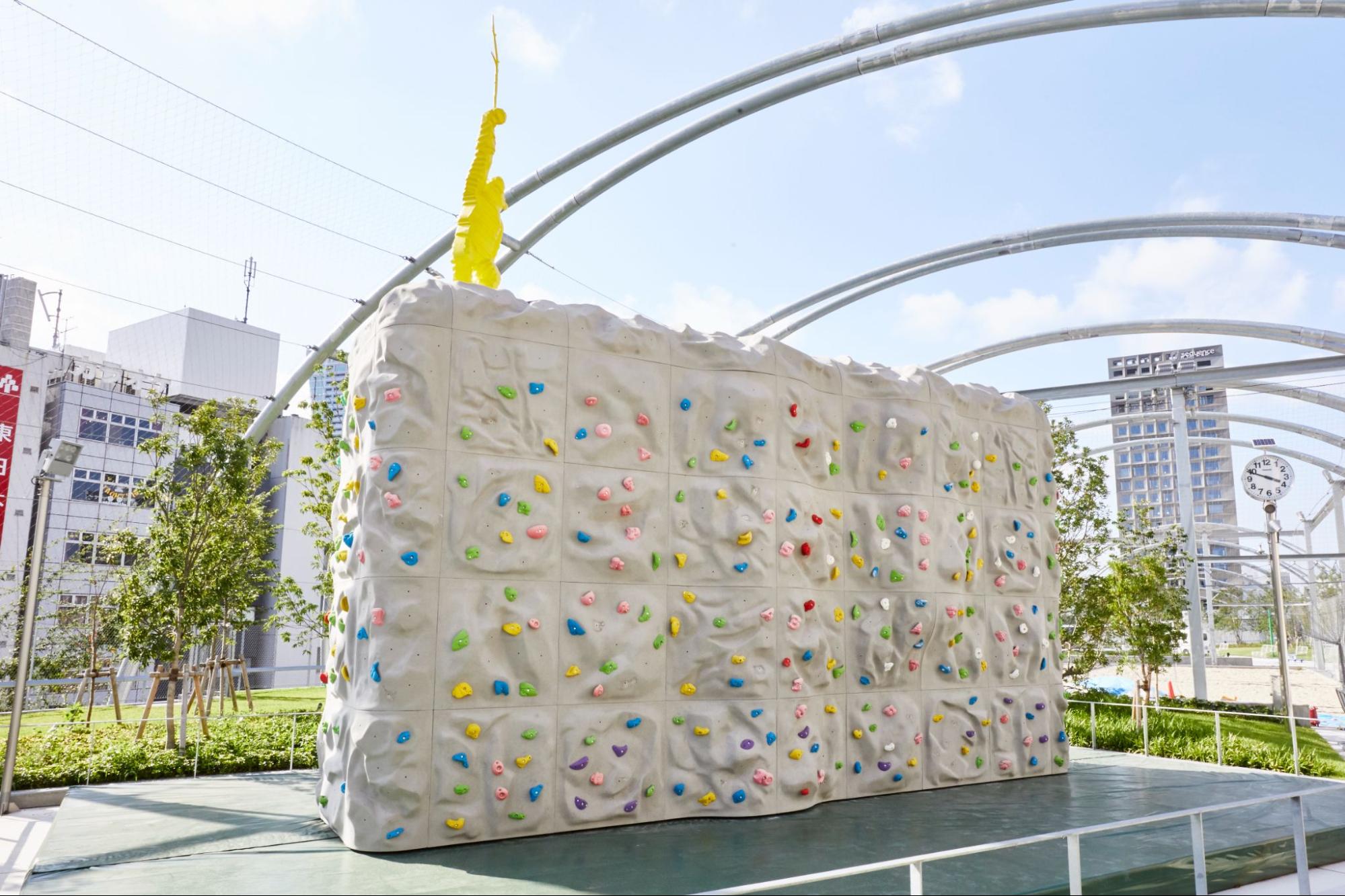 SHIBUYAKURITSU MIYASHITA PARK bouldering wall