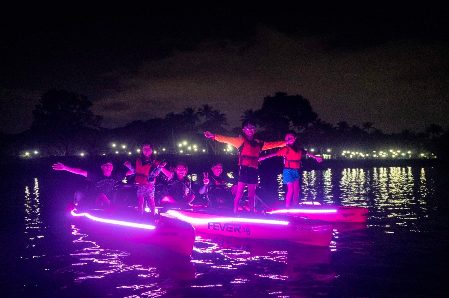 Glow kayaking night tour in Singapore - suitable for kids