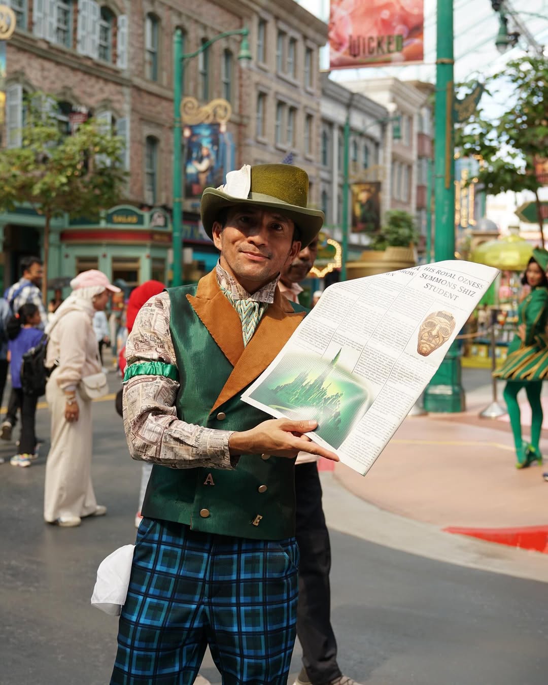 Newsstand - Wicked Universal Studios Singapore