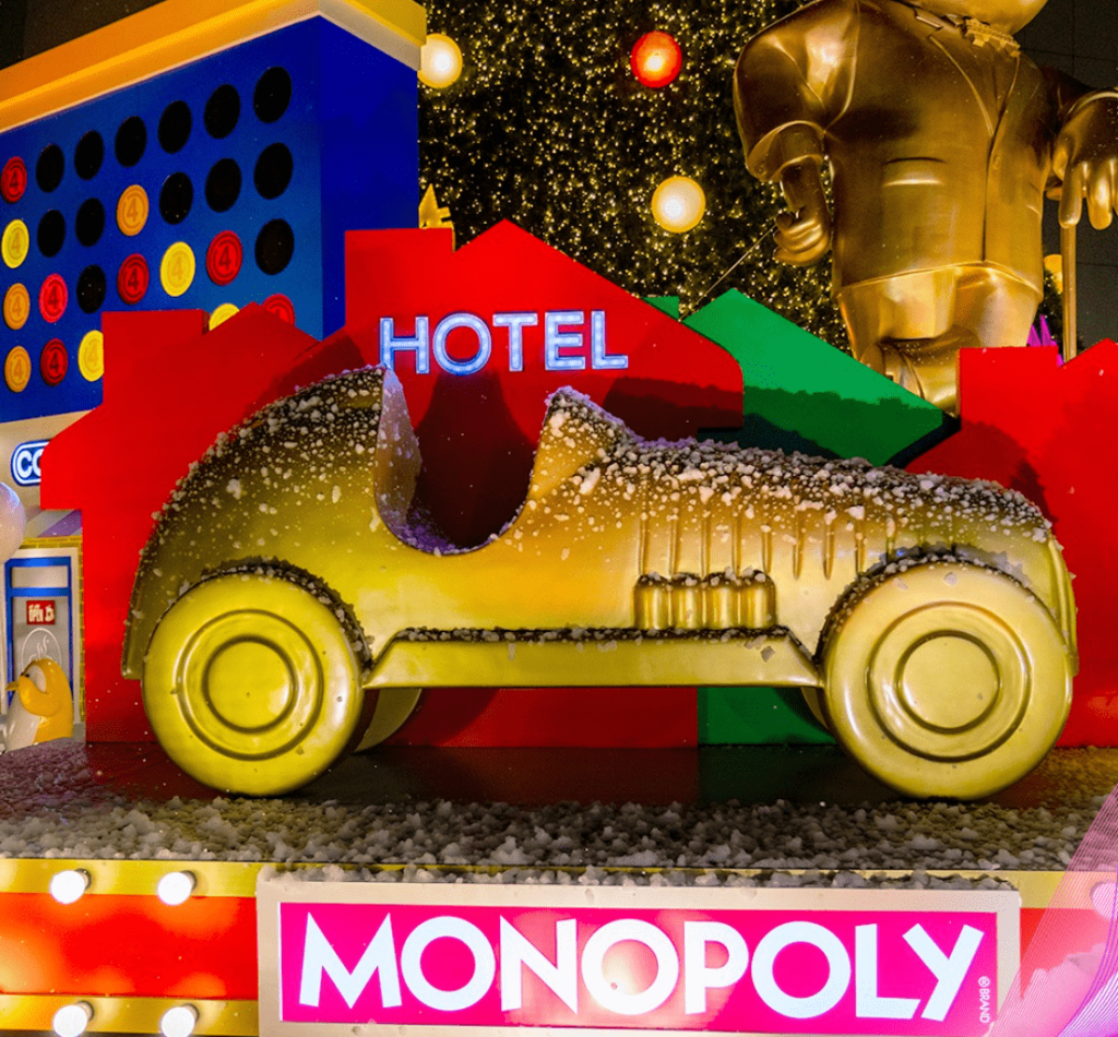 Places To See "Snow" - monopoly sculpture