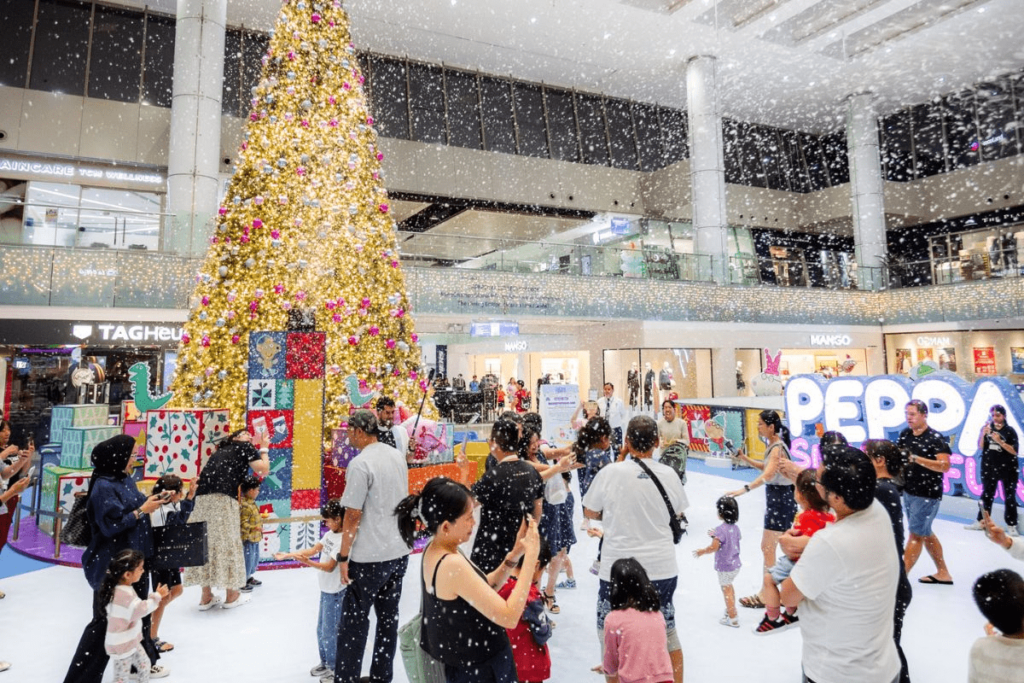 Where To See "Snow" In Singapore - peppa pig ice rink