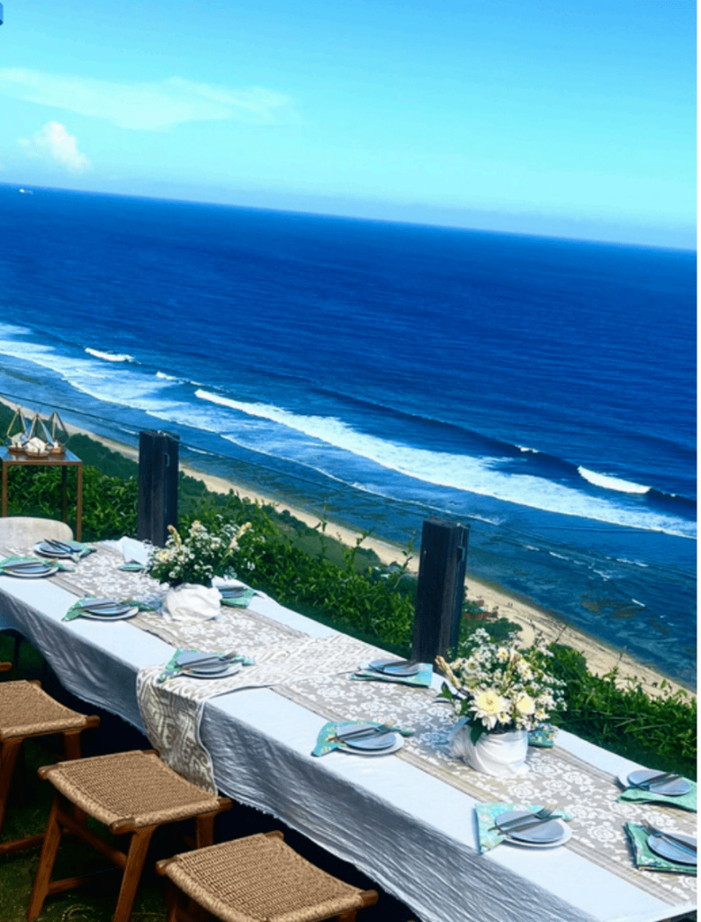 Private Jet Villa Bali - long dinner table