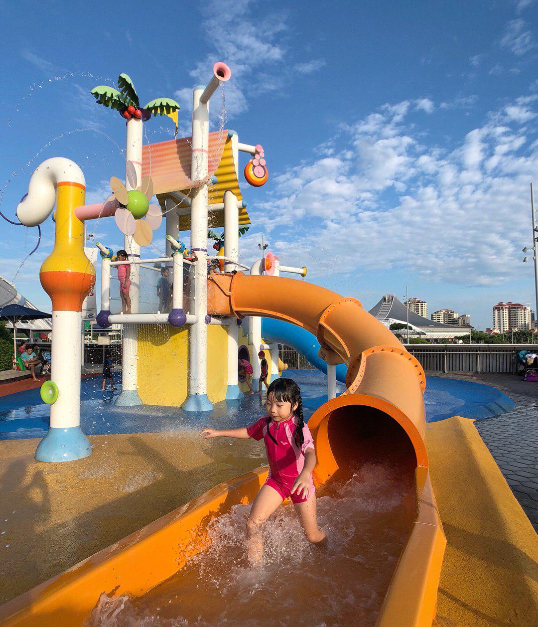 Splash-N-Surf slide