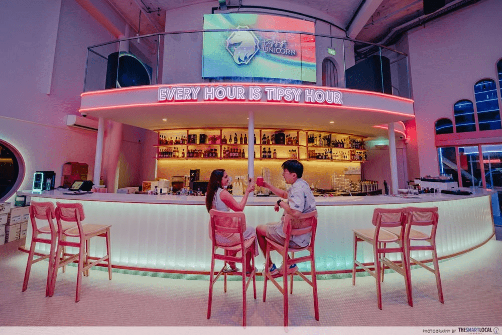 Unique Nightlife Singapore - Tipsy unicorn bar