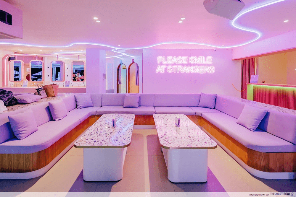 Unique Nightlife Singapore - Tipsy unicorn private lounge