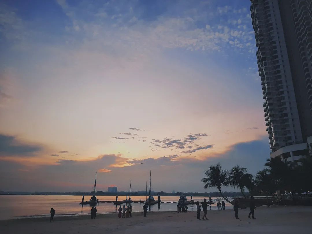 free things to do JB - danga bay sunset