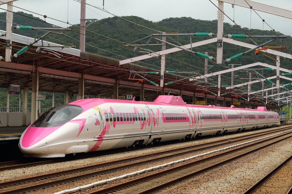 hello kitty shinkansen JR West train