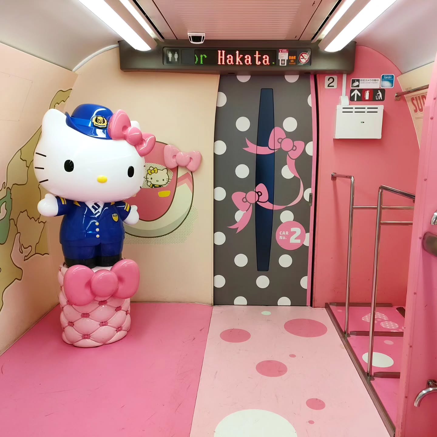 hello kitty shinkansen photospots