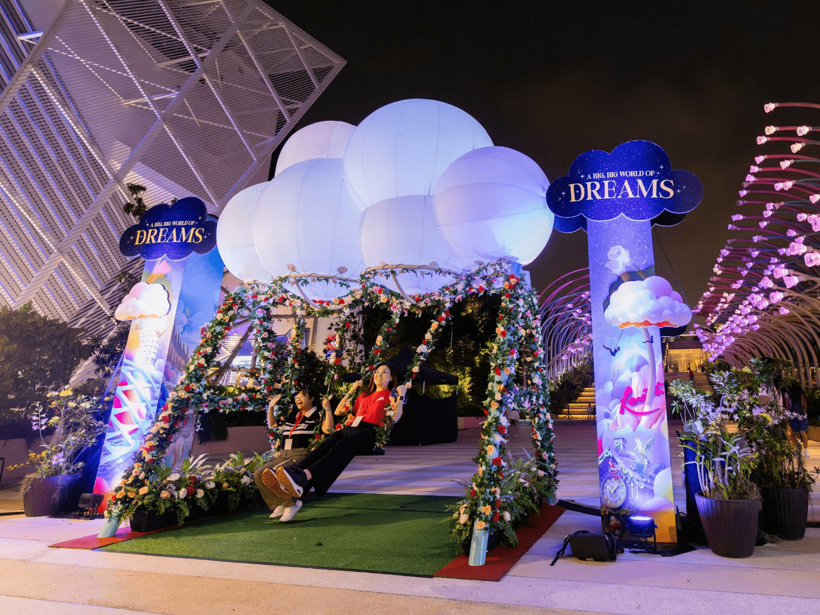 Swing - Sentosa night mode