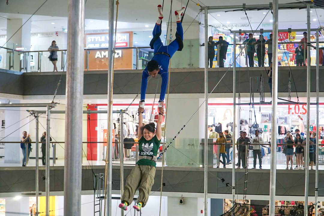 ESCAPE JB - acrobatics jump