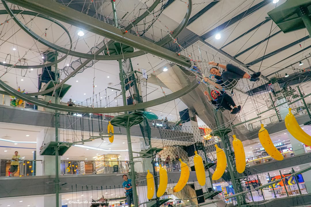 ESCAPE JB - zip swings