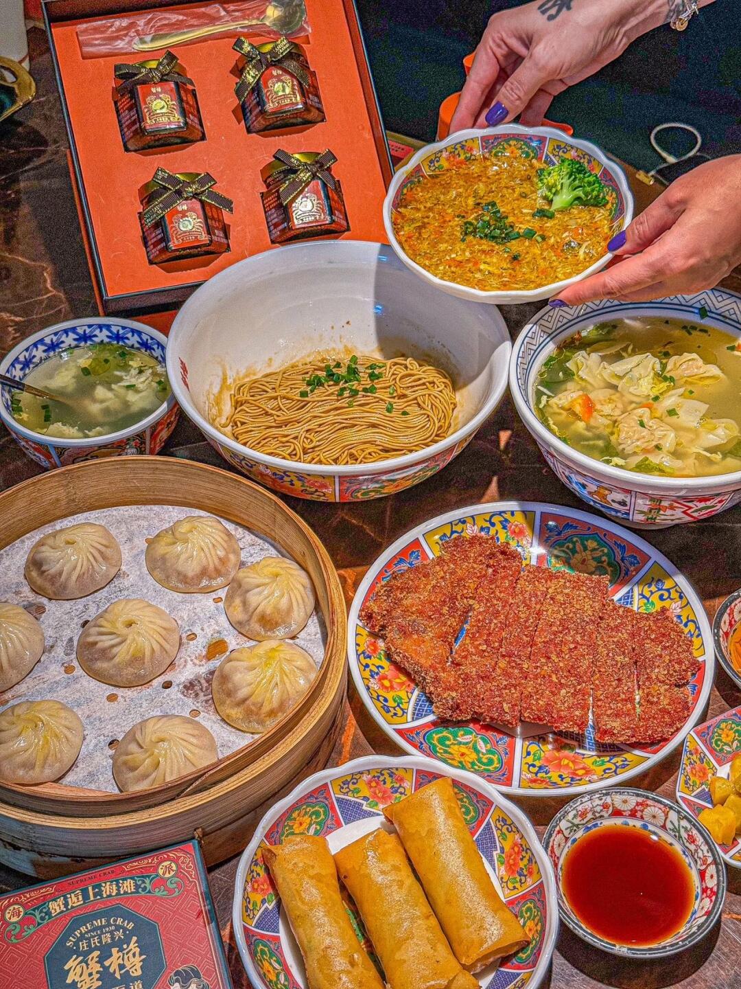 Shanghai Itinerary - full dinner platter at Zhuangshi Longxing Xiaolongxia Noodle Restaurant