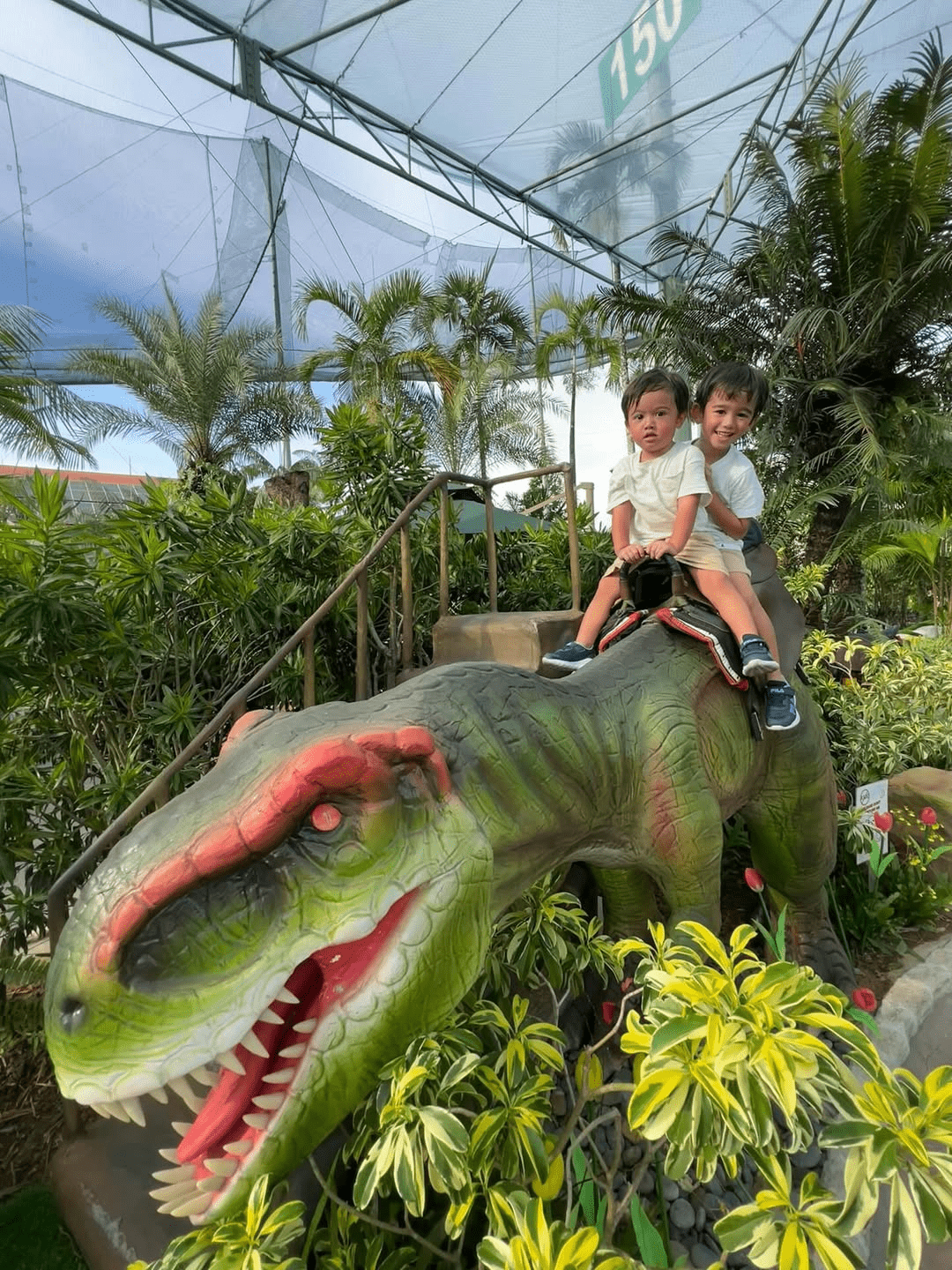 Mini T-Rex ride 
