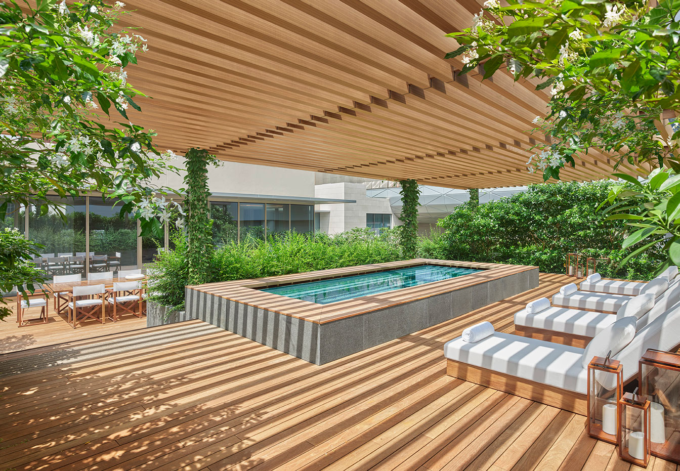 the singapore edition, edition penthouse jacuzzi