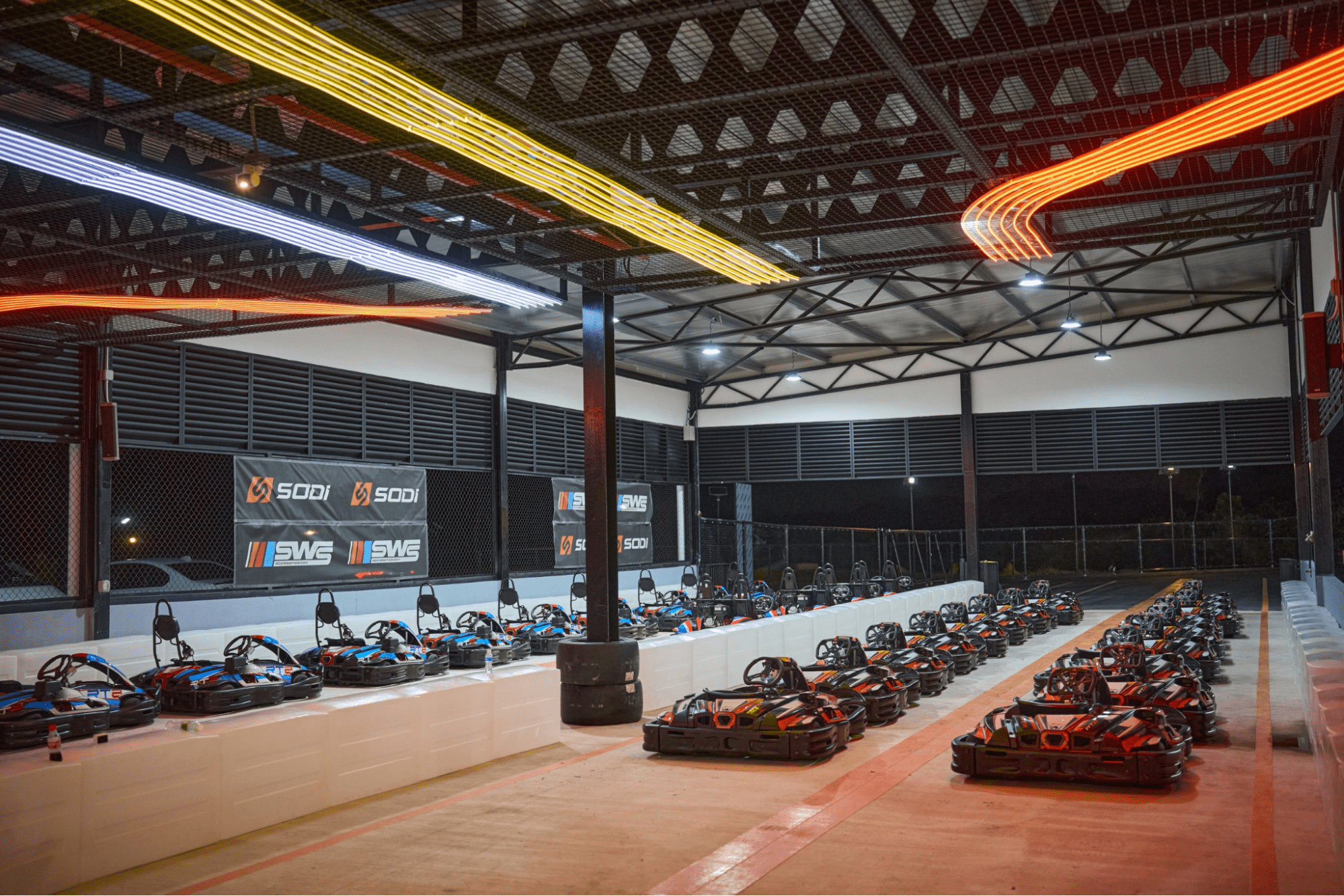 LYL International Karting Circuit - cars