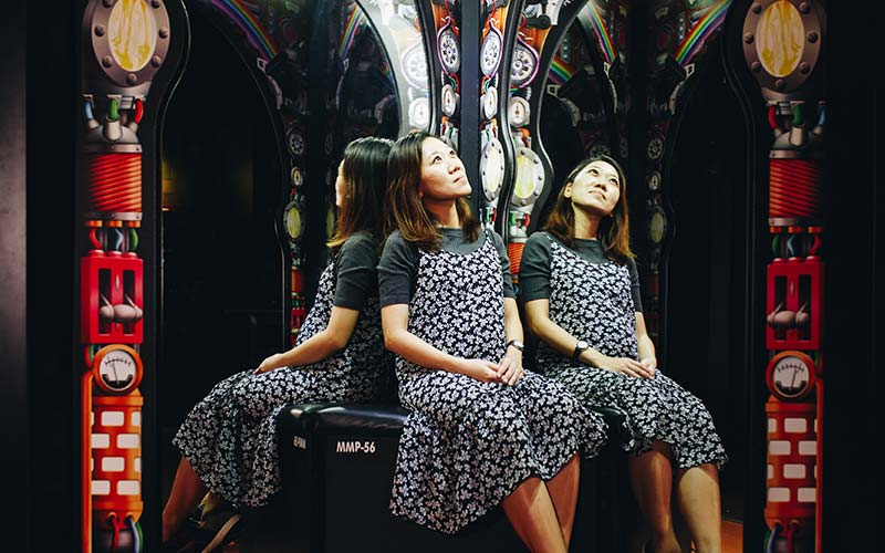 science centre singapore - mirror maze