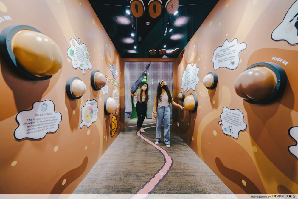 science centre singapore -fart corridor