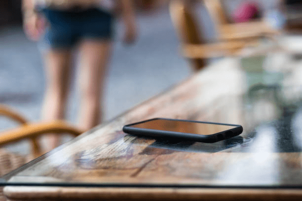 Sentosa - Put Phone Away