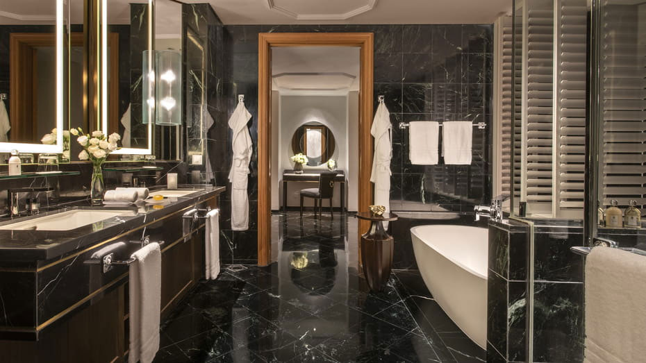 four seasons hotel singapore - bathroom