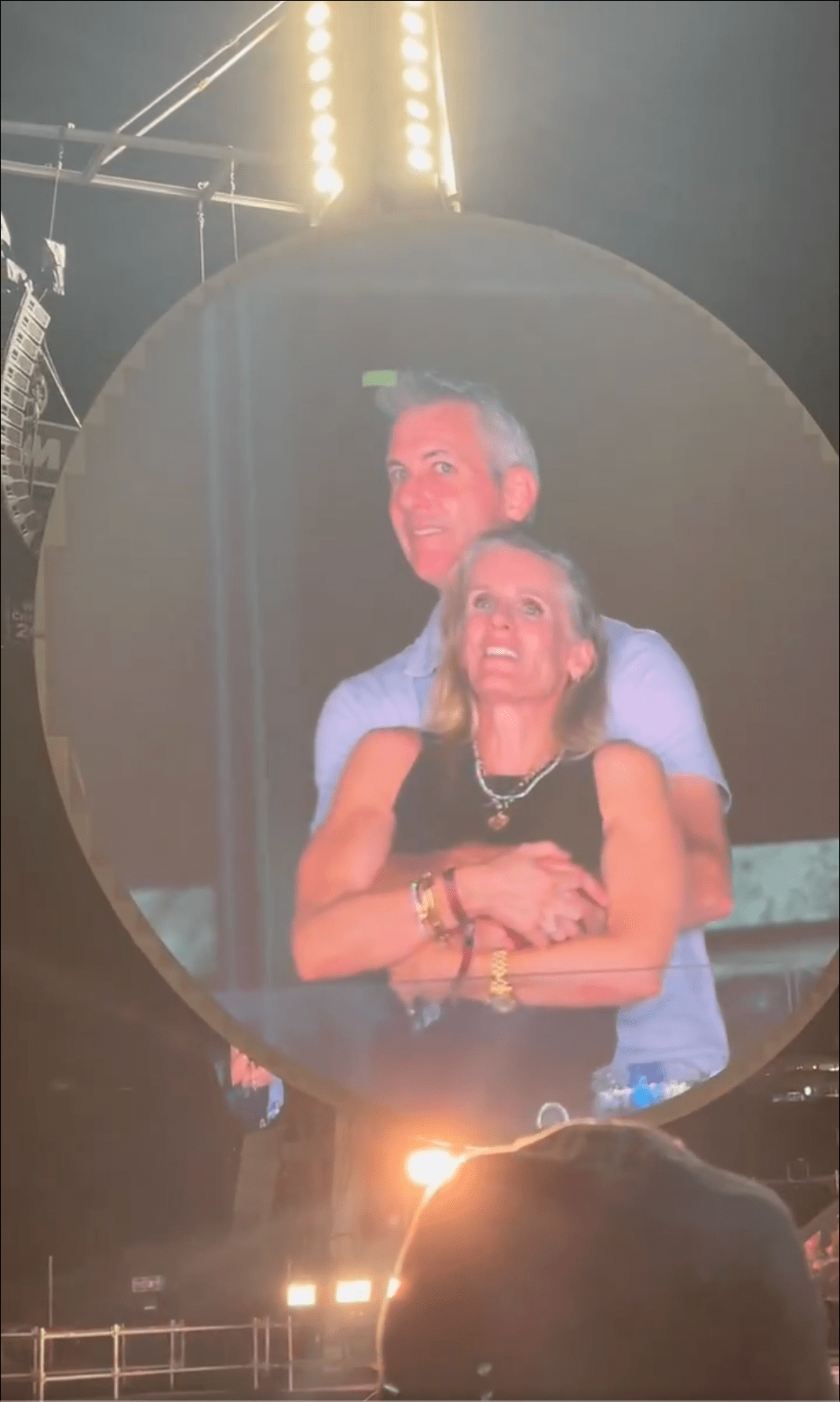 cheating couple at Coldplay concert
