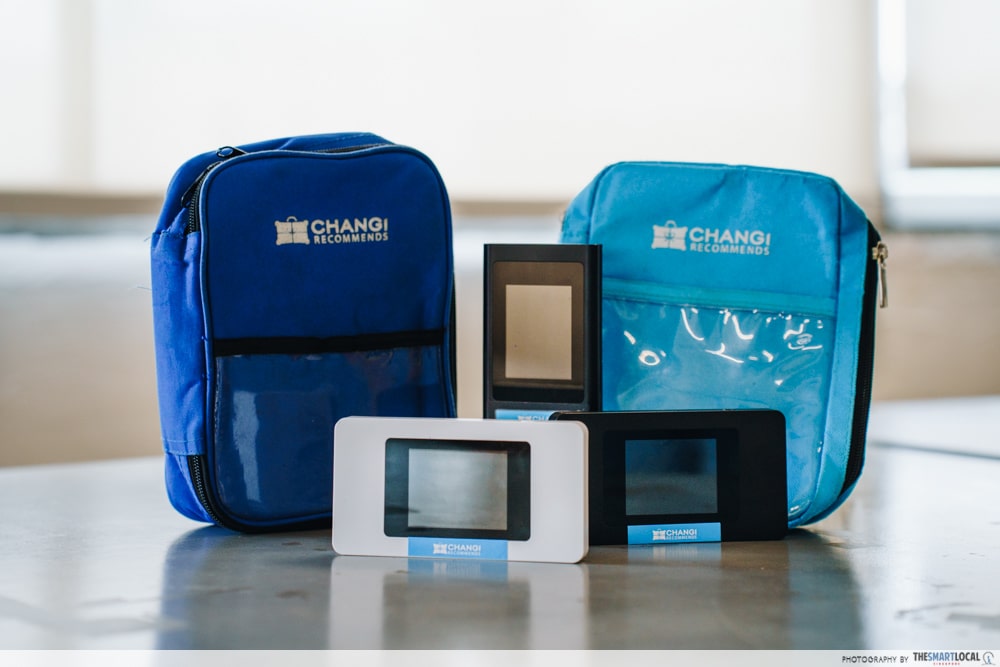 Money-saving tips for group travel - changi wifi device