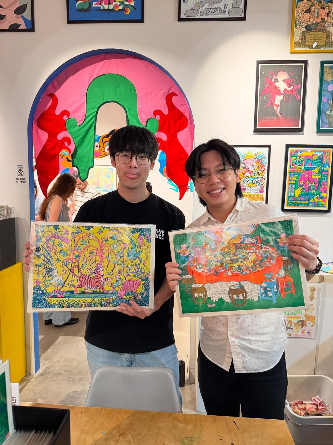 Knuckles and Notch Prints