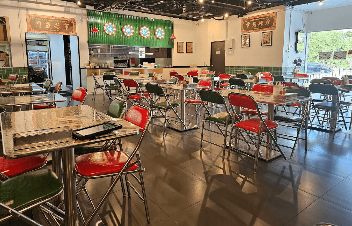 Nam Kee Chicken Rice Restaurant interior seating