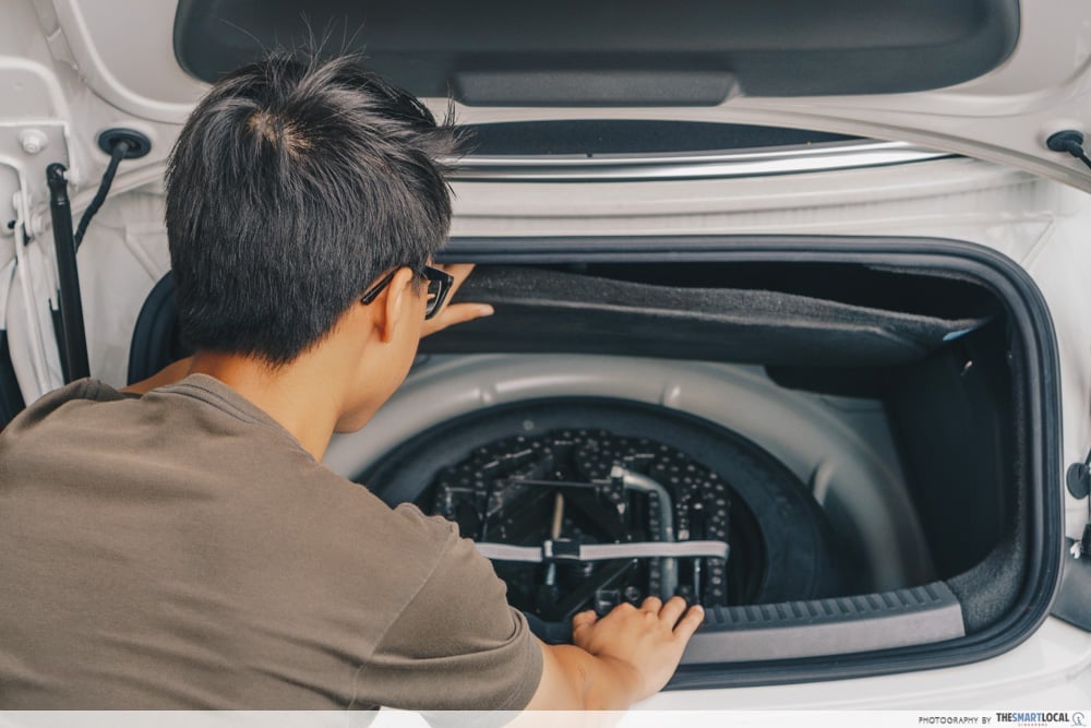 Checking for spare tyre
