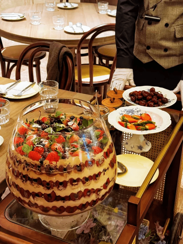 5D4N Shenzhen itinerary - Onionio Le Four French Cherry Latte Cake