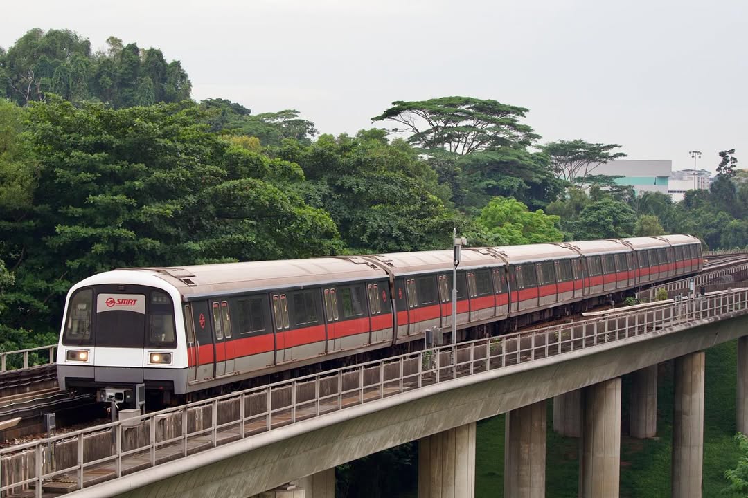 exterior of east-west line mrt