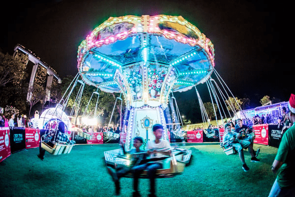 Christmas Events - Giant Swing