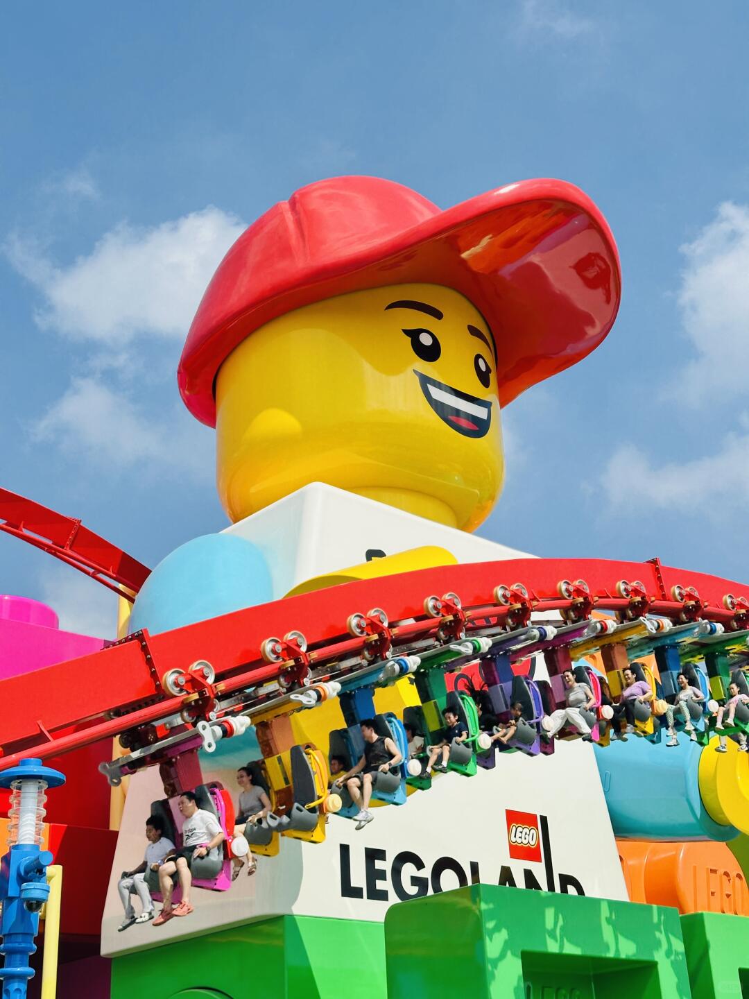 Shanghai Legoland Resort - 26-metre tall Lego Minifigure