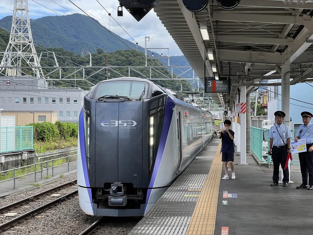 Fuji Excursion Limited Express