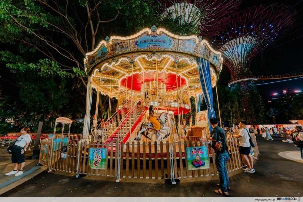 christmas wonderland - double-storey horse carousel