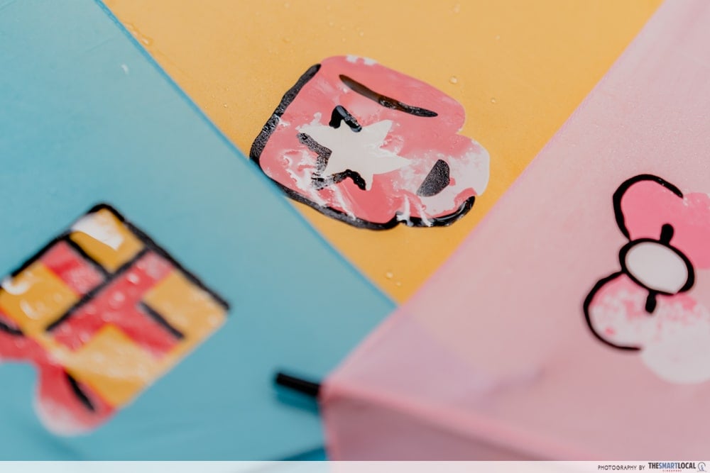 colour-changing element of the umbrella