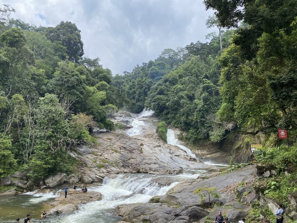 Malaysian towns - chamang waterfall