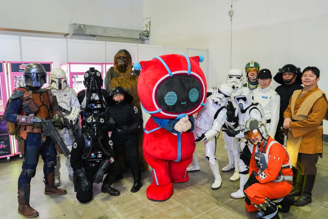 cosplayers dressed as Star Wars characters