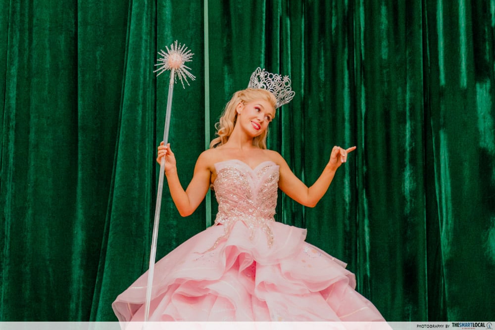 wicked sentosa - glinda