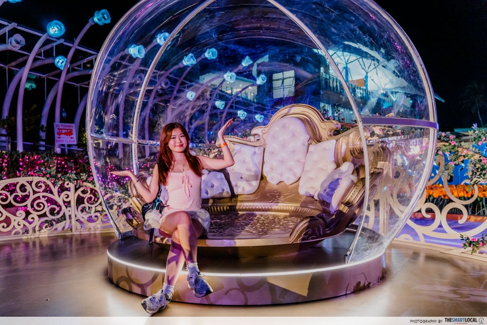 wicked sentosa - glinda's bubble closeup