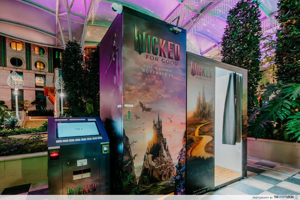 wicked sentosa - photobooth