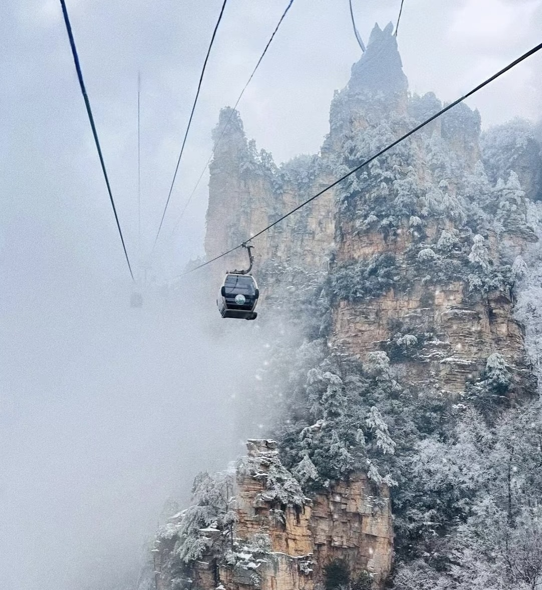 winter destinations china - Zhangjiajie cable car