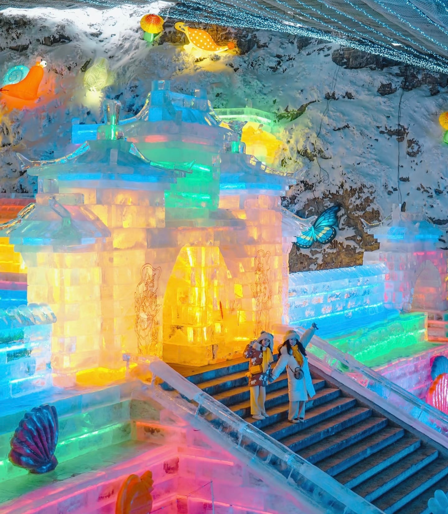 winter destinations china - Longqing gorge ice castles