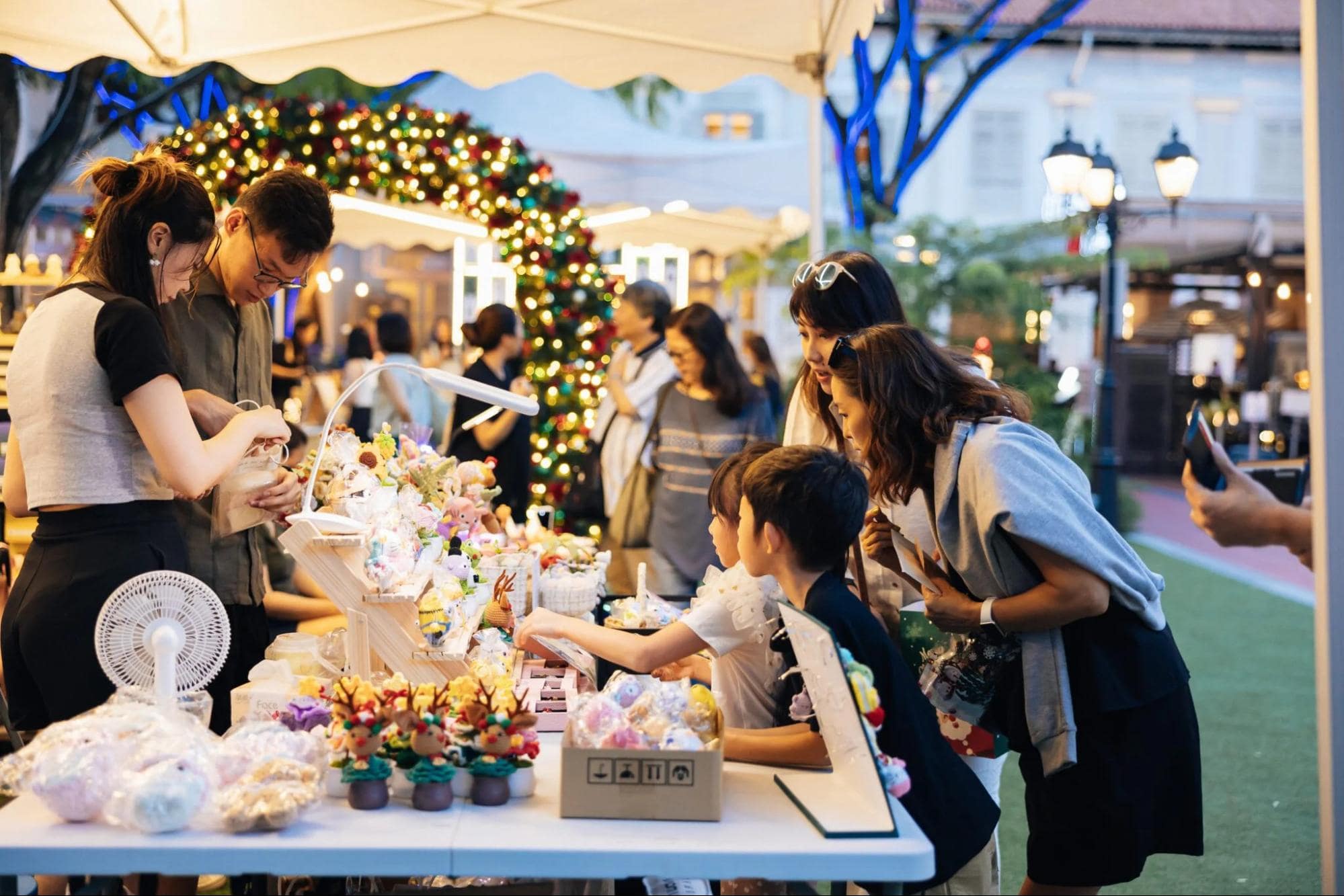 13 Christmas Markets In Singapore To Visit In 2025 - chijmes xmas enchantment