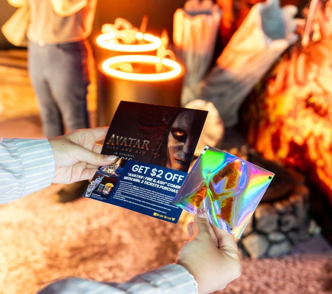 Freebies at Avatar: Fire and Ash booth