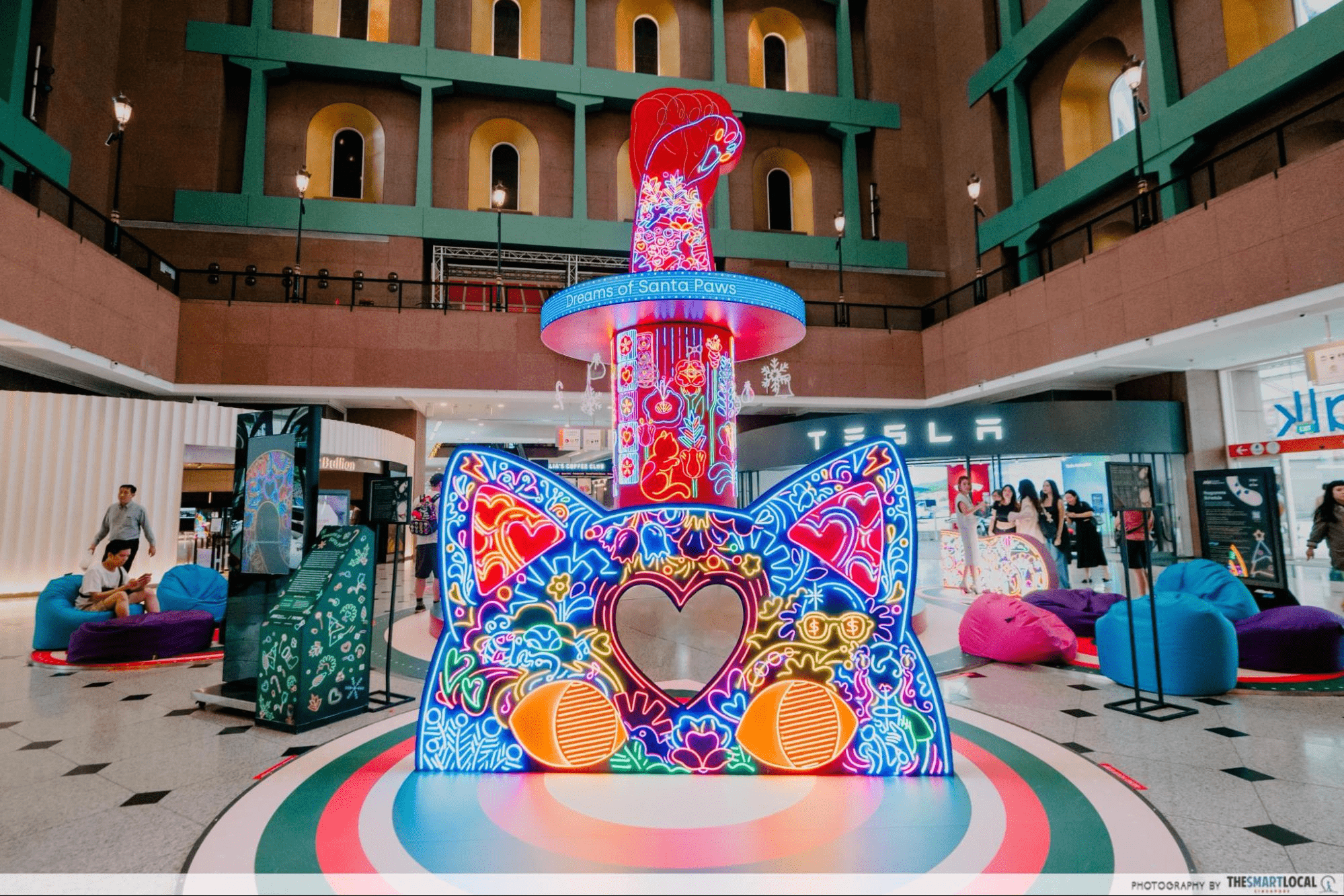 Christmas Displays - The Season Aglow